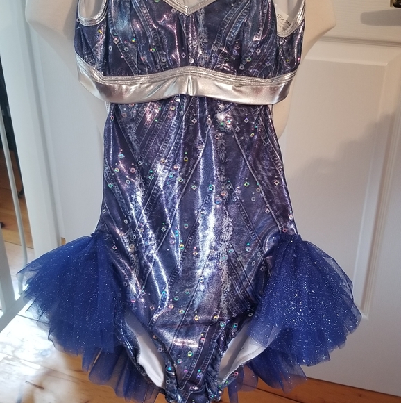 Dance Costume - Picture 1 of 8